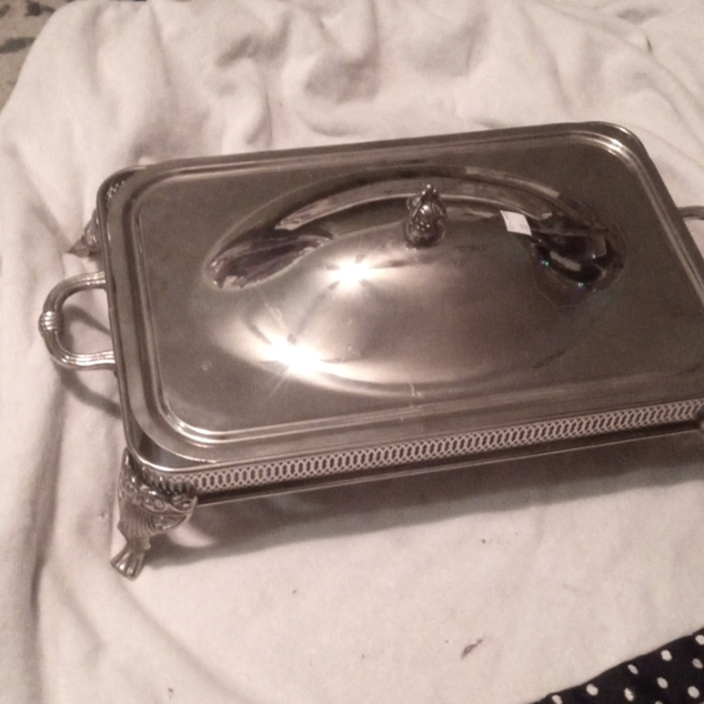 Serving dish holder